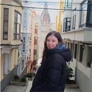 Profesora con experiencia trabajando con diferentes alumnos